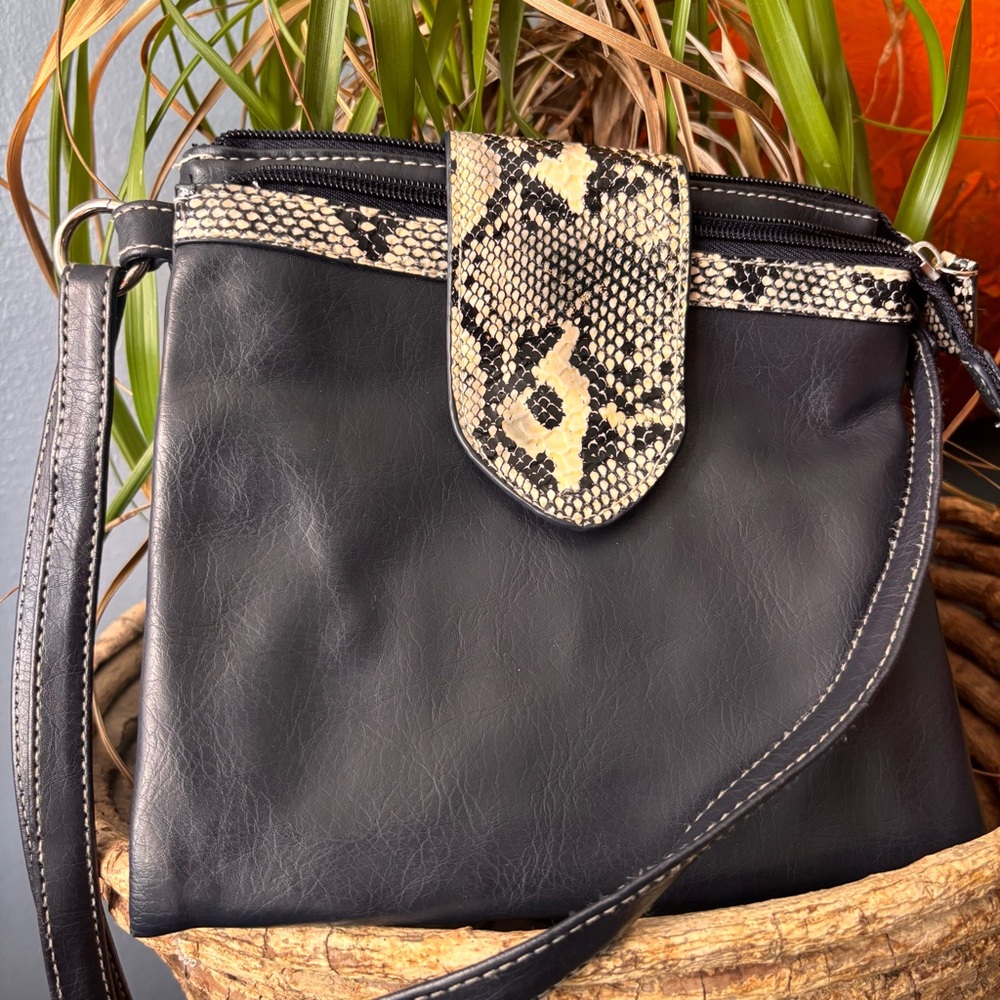 Black Snakeskin Crossbody Bag | Chic Shoulder Bag | Stylish Purse
